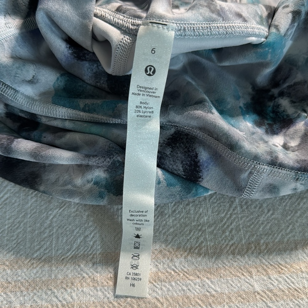 LULULEMON KALEIDOFLORAL MULTI ALIGN SHORT 6â NWOT - Picture 9 of 9